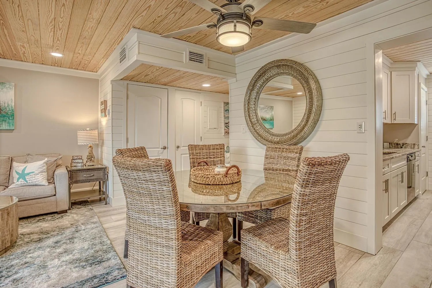 Southbay 101 Completely Remodeled 3 Bedroom Townhome Only 30 Yards From The Beach Destin